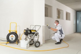 Безвоздушный окрасочный аппарат . поршневой или мембранный?