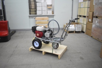 Разметочная машина мембран. SPLM 980, 5.5HP двигатель Honda, 250бар, 1.8 л/мин, один пистолет