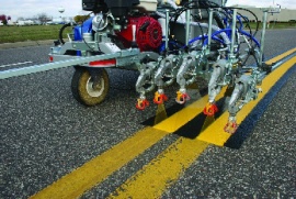 Чем нанесести дорожную разметку? 